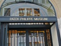 百达翡丽腕表表壳割手是啥原因